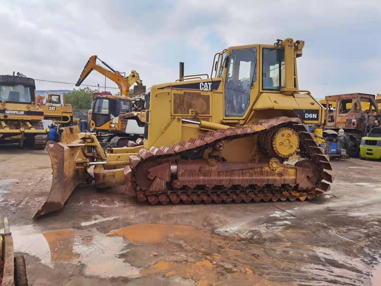 CATERPILLAR D6N - Бульдозер: фото 1 CATERPILLAR D6N - Бульдозер: фото 1
