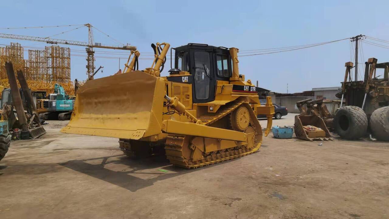CATERPILLAR D7R - Бульдозер: фото 1 CATERPILLAR D7R - Бульдозер: фото 1