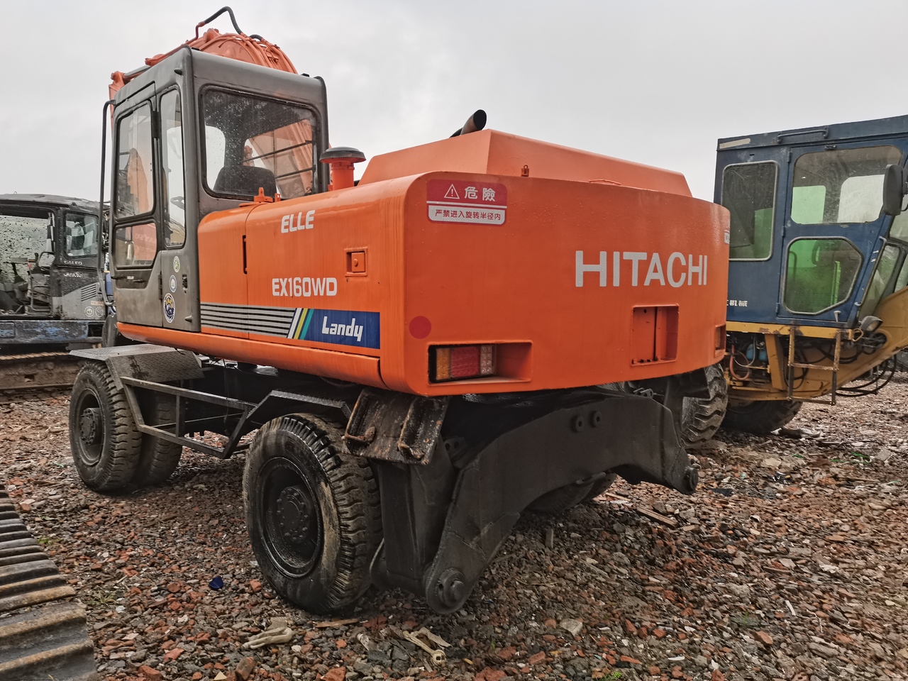 HITACHI EX160WD - Колёсный экскаватор: фото 2 HITACHI EX160WD - Колёсный экскаватор: фото 2