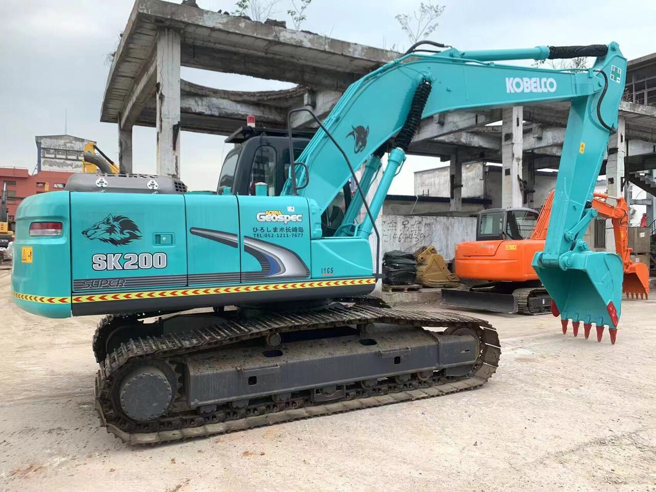 KOBELCO SK200-8-excavator - Гусеничный экскаватор: фото 1 KOBELCO SK200-8-excavator - Гусеничный экскаватор: фото 1