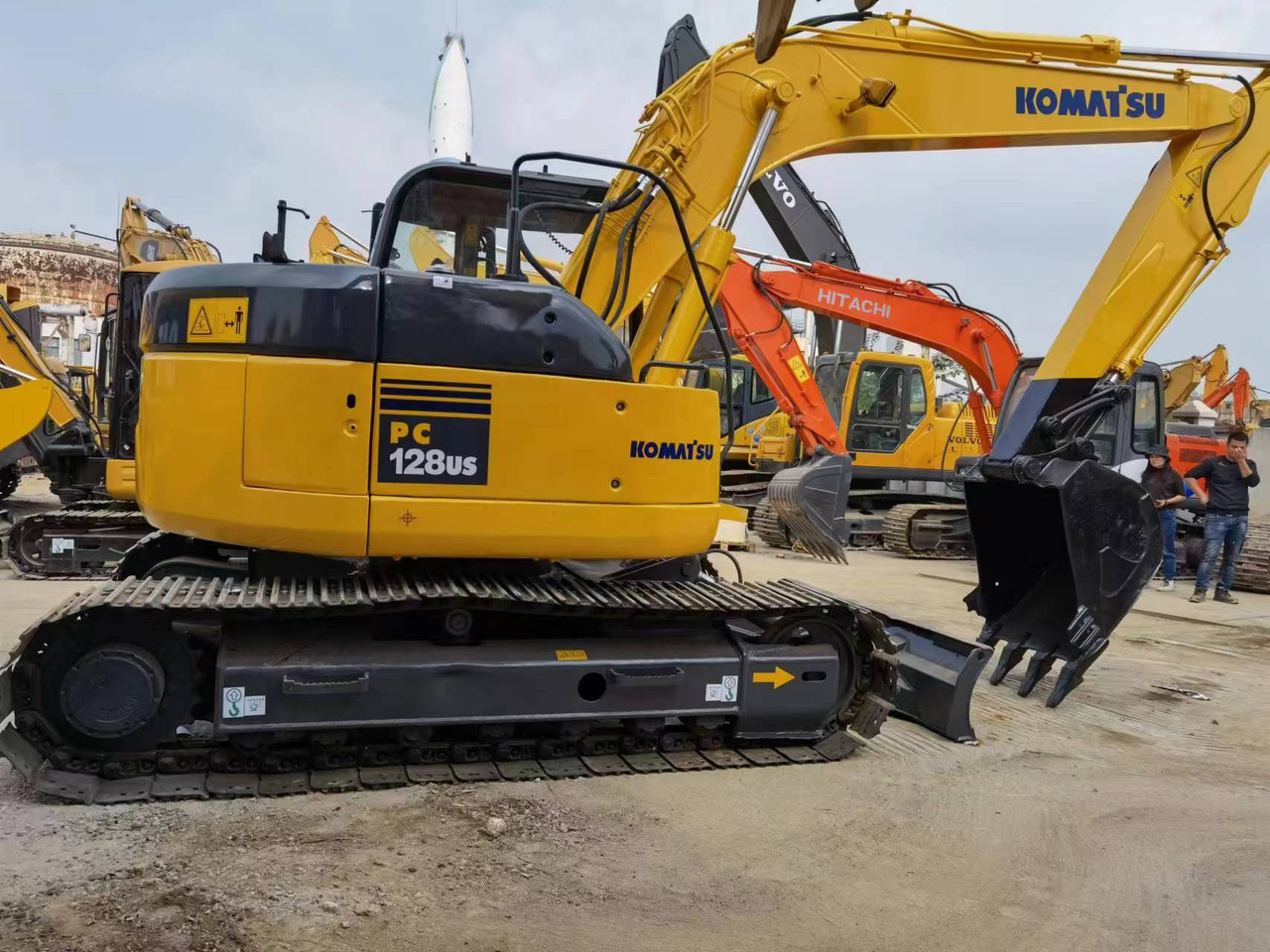 KOMATSU PC128 - Гусеничный экскаватор: фото 1 KOMATSU PC128 - Гусеничный экскаватор: фото 1