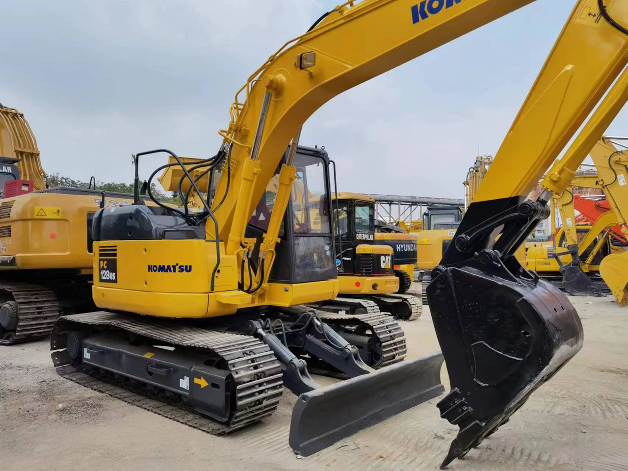 KOMATSU PC128 - Гусеничный экскаватор: фото 4 KOMATSU PC128 - Гусеничный экскаватор: фото 4
