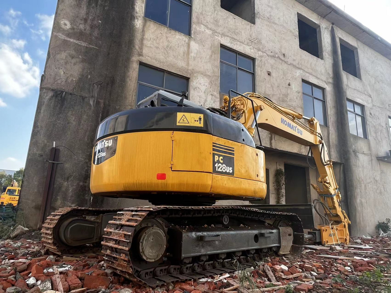 KOMATSU PC128US - Экскаватор: фото 1 KOMATSU PC128US - Экскаватор: фото 1