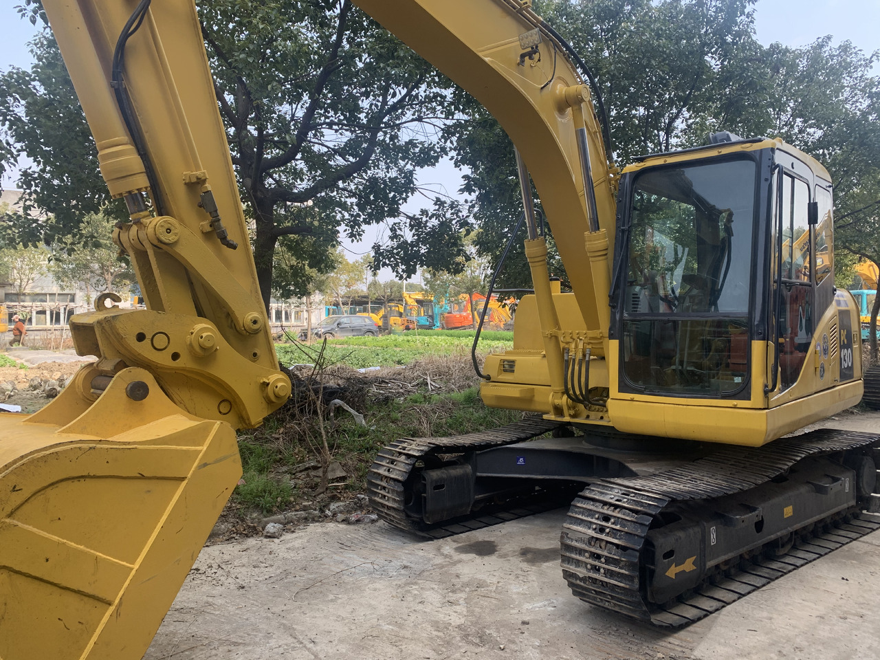 KOMATSU PC130-7 - Гусеничный экскаватор: фото 1 KOMATSU PC130-7 - Гусеничный экскаватор: фото 1