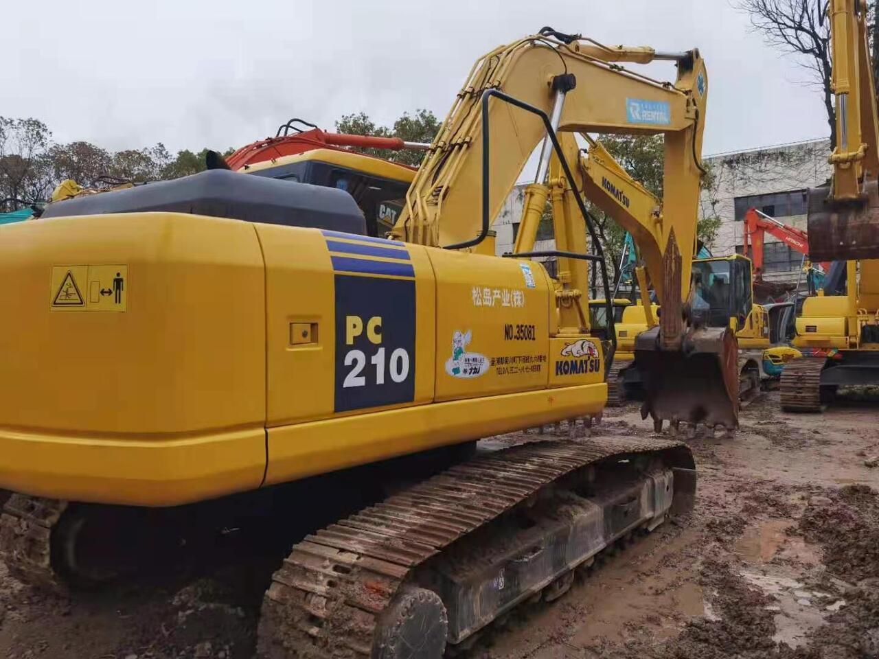 KOMATSU PC210-7 -excavator - Гусеничный экскаватор: фото 1 KOMATSU PC210-7 -excavator - Гусеничный экскаватор: фото 1