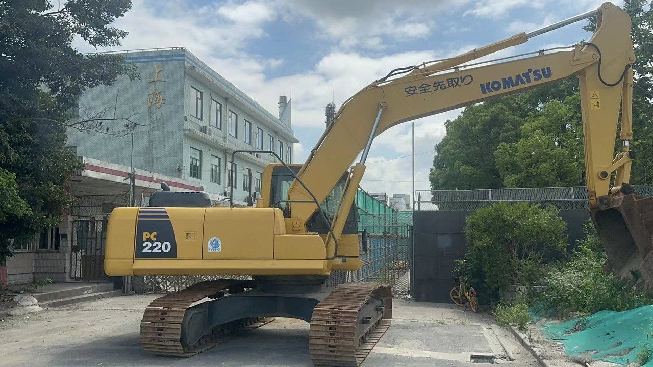 Гусеничный экскаватор KOMATSU PC220-8: фото 1