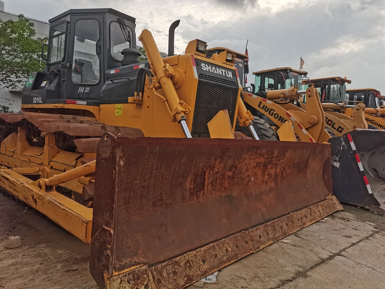 SHANTUI SD16L - Бульдозер: фото 1 SHANTUI SD16L - Бульдозер: фото 1