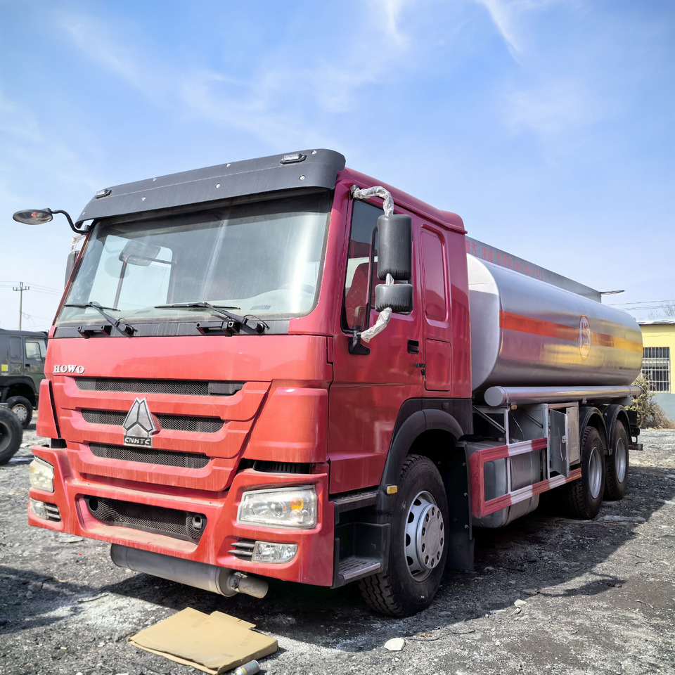 SINOTRUK Howo 6x4 - Грузовик-цистерна: фото 1 SINOTRUK Howo 6x4 - Грузовик-цистерна: фото 1