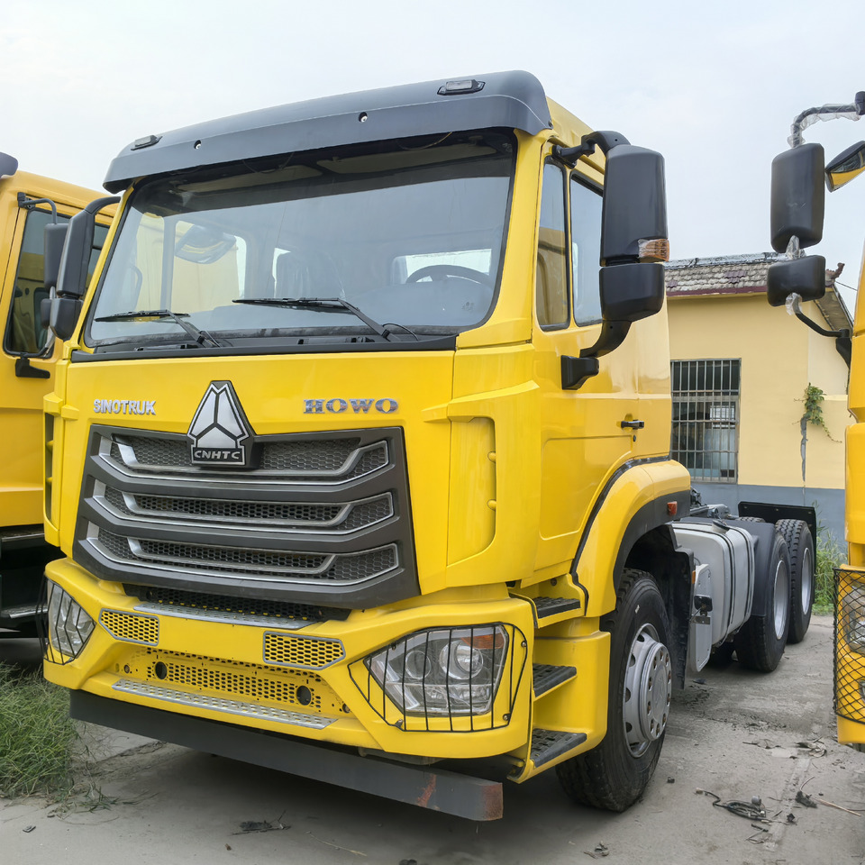 SINOTRUK Howo 6x4 - Тягач: фото 1