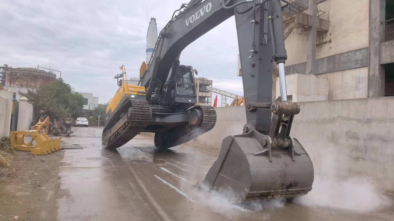 VOLVO EC480DL - Гусеничный экскаватор: фото 1 VOLVO EC480DL - Гусеничный экскаватор: фото 1