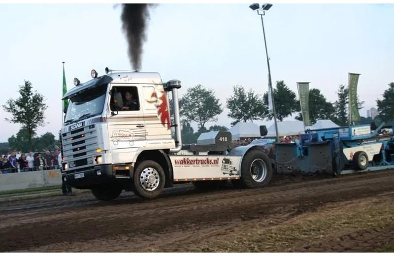 Scania 113 HELE DIKKE VETTE TREKKERTREK VRACHTWAGEN Truckpulling - Строительная техника: фото 1
