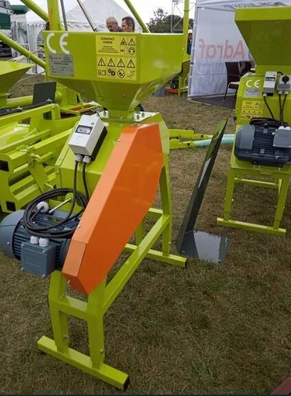 ADRAF Zgniatacz walcowy do ziarna - Послеуборочное оборудование: фото 1