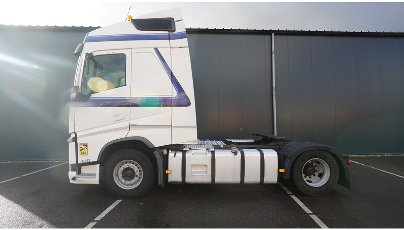 Volvo FH 420 EURO 6 GLOBETROTTER - Тягач: фото 1 Volvo FH 420 EURO 6 GLOBETROTTER - Тягач: фото 1