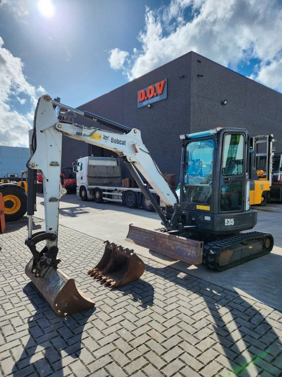 Bobcat E35 - Мини-экскаватор: фото 1 Bobcat E35 - Мини-экскаватор: фото 1