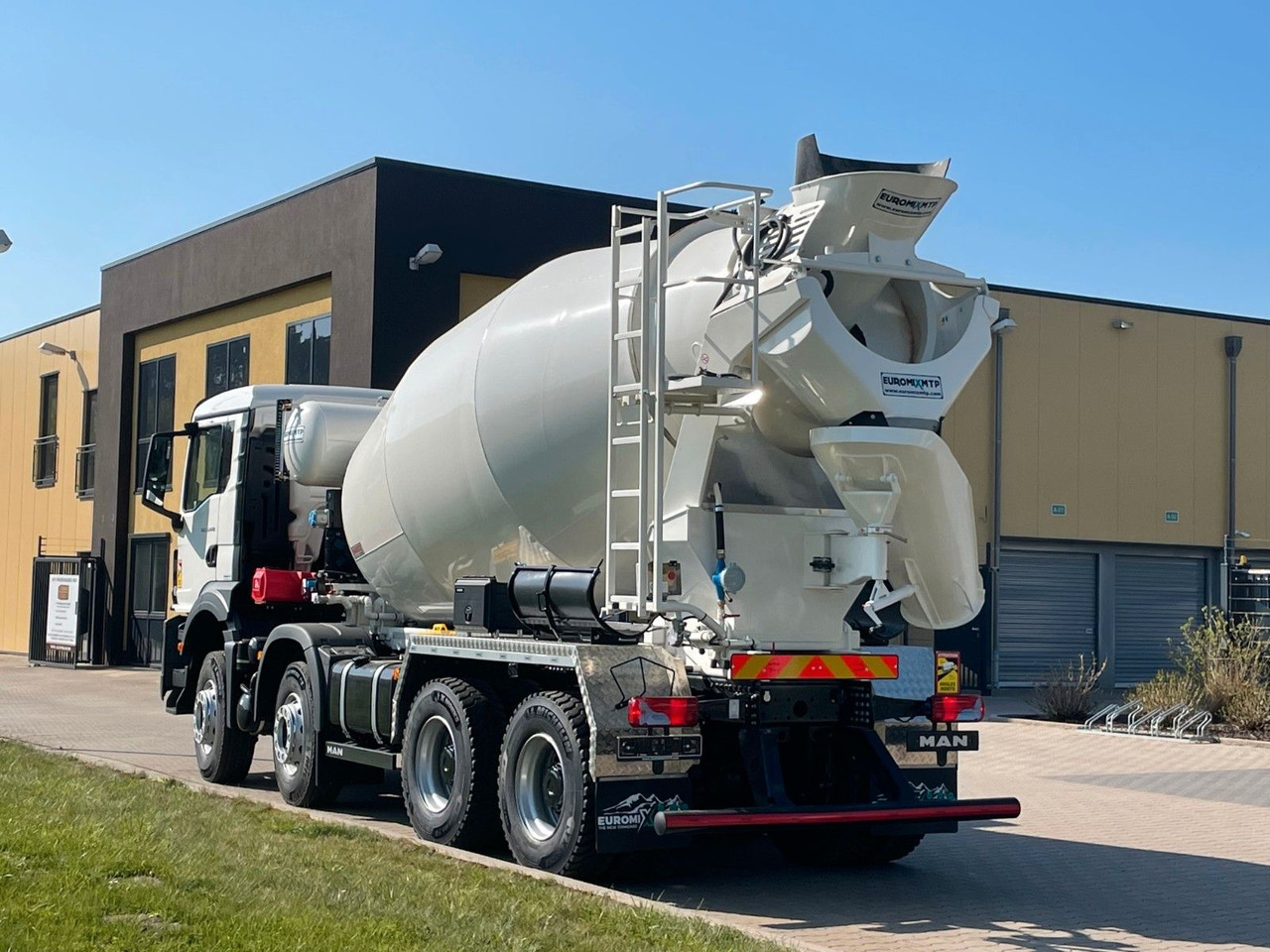 MAN TGS 35.520 8x4 /Euro6e EuromixMTP EM 10 L - Автобетоносмеситель: фото 5 MAN TGS 35.520 8x4 /Euro6e EuromixMTP EM 10 L - Автобетоносмеситель: фото 5