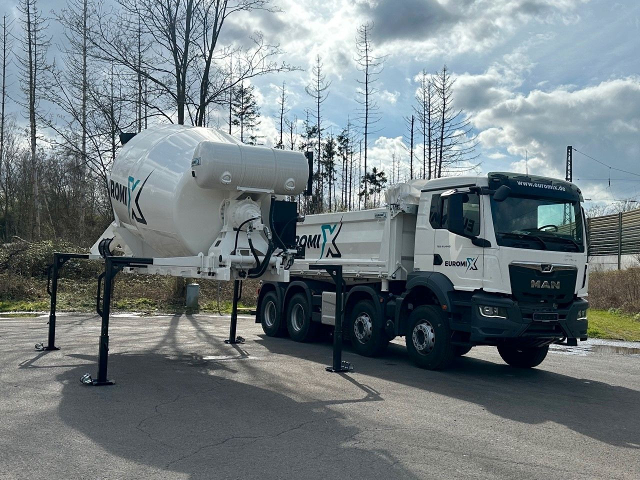 MAN TGS 41.440 8x4 WECHSELSYSTEM KIPPER+MISCHER - Автобетоносмеситель: фото 4 MAN TGS 41.440 8x4 WECHSELSYSTEM KIPPER+MISCHER - Автобетоносмеситель: фото 4