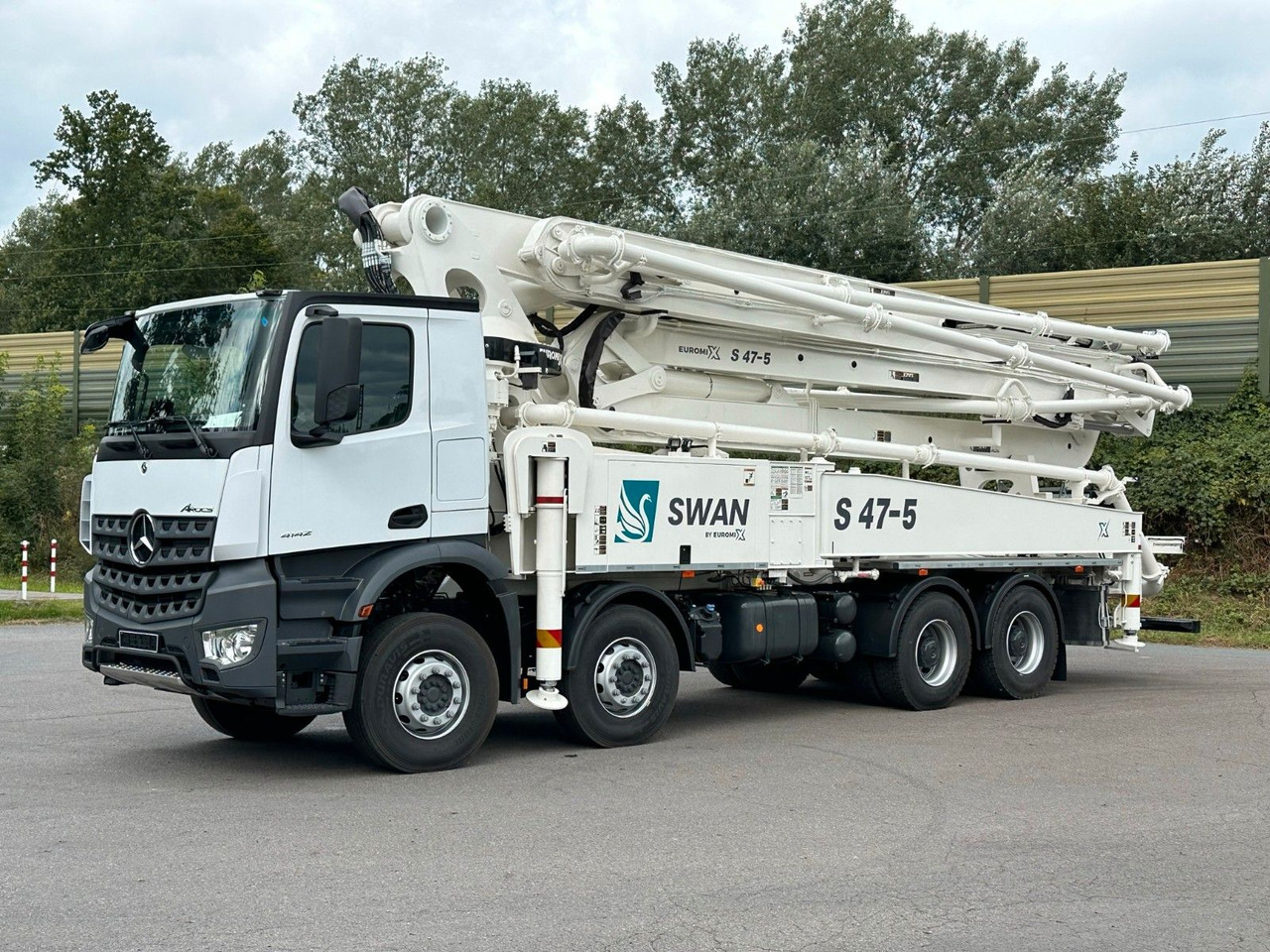 Mercedes-Benz Arocs 5 4142 8x4 SWAN TSP 47-5 160RZ ( 47m ) - Автобетононасос: фото 1 Mercedes-Benz Arocs 5 4142 8x4 SWAN TSP 47-5 160RZ ( 47m ) - Автобетононасос: фото 1