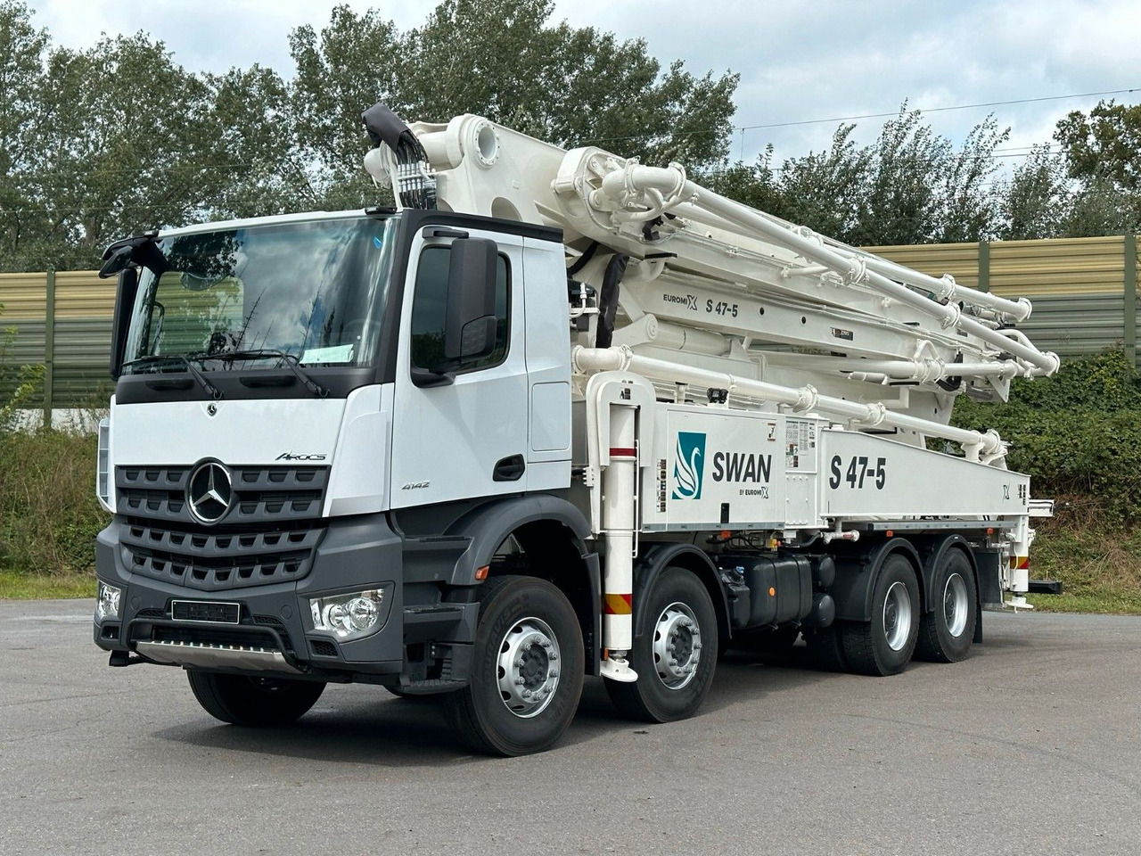 Mercedes-Benz Arocs 5 4142 8x4 SWAN TSP 47-5 160RZ ( 47m ) - Автобетоносмеситель: фото 3 Mercedes-Benz Arocs 5 4142 8x4 SWAN TSP 47-5 160RZ ( 47m ) - Автобетоносмеситель: фото 3