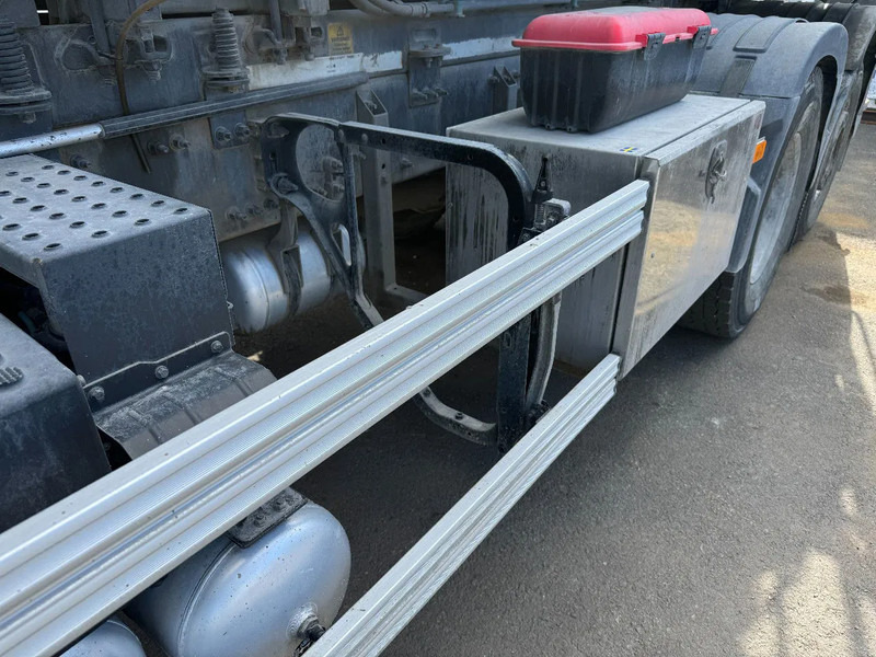 Volvo FM 370 6x2*4, 8m3 Mixer with Hyrdaulic slide, 2016 - Автобетоносмеситель: фото 5 Volvo FM 370 6x2*4, 8m3 Mixer with Hyrdaulic slide, 2016 - Автобетоносмеситель: фото 5