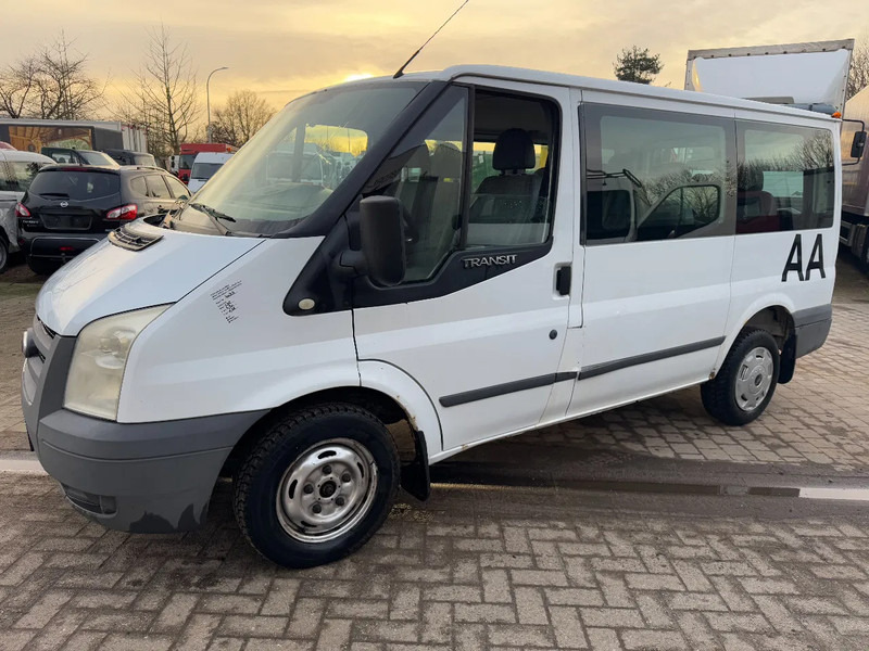 Ford **9PLACES-9SEATS** - Автобус: фото 1 Ford **9PLACES-9SEATS** - Автобус: фото 1