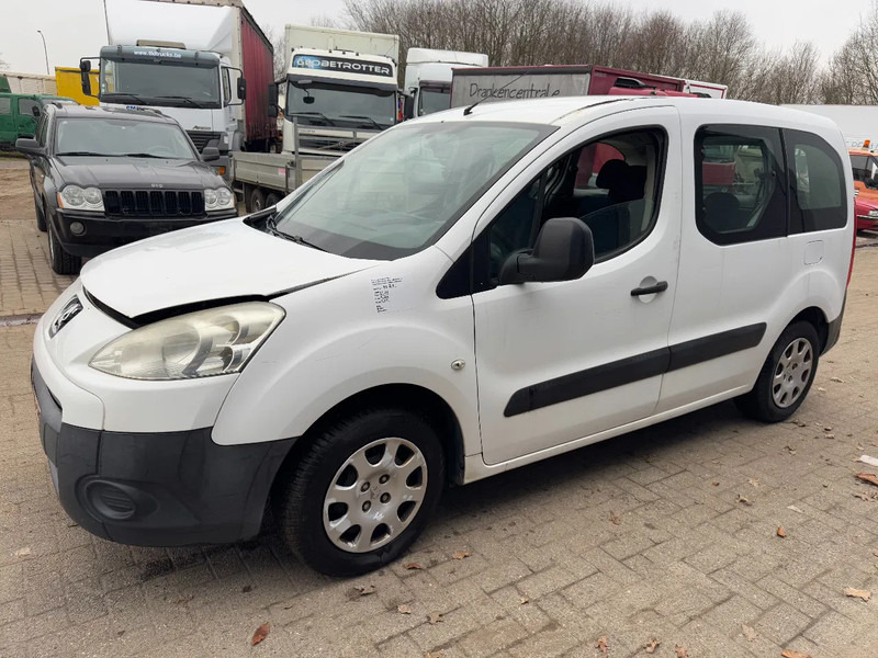 Peugeot Partner **EURO 5-55Kw** - Легковой автомобиль: фото 1 Peugeot Partner **EURO 5-55Kw** - Легковой автомобиль: фото 1