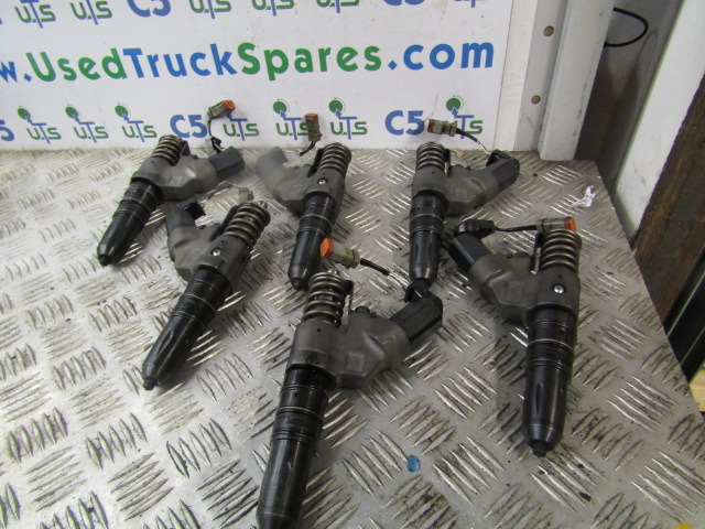 CUMMINS M11 INJECTORS (6) P/NO 3087772 - Топливная система для Грузовиков: фото 1