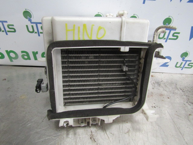 HINO 300 SERIES (N04C) HEATER MATRIX - Двигатель и запчасти для Грузовиков: фото 1