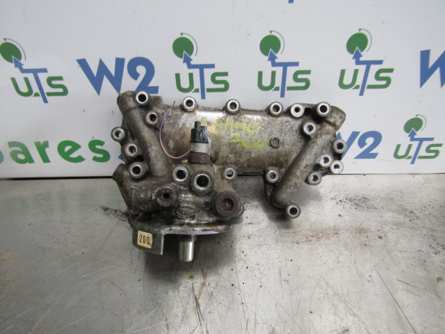 HINO 300 SERIES OIL FILTER / COOLER HOUSING - Двигатель и запчасти для Грузовиков: фото 1