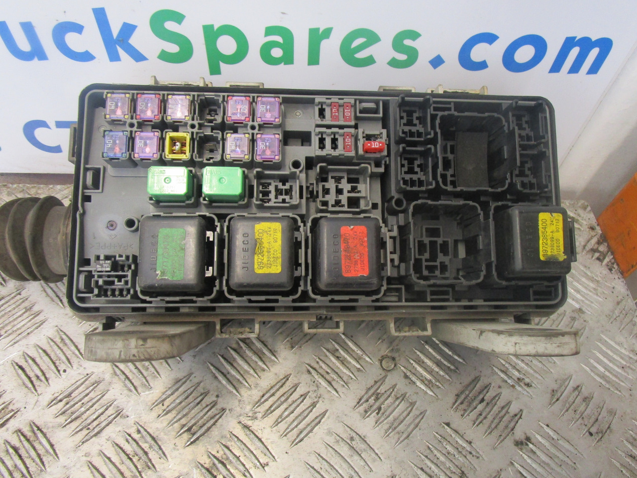 ISUZU N75 4HK1 FUSE BOARD/RELAYS (OUTER) - Кабина и интерьер для Грузовиков: фото 1 ISUZU N75 4HK1 FUSE BOARD/RELAYS (OUTER) - Кабина и интерьер для Грузовиков: фото 1
