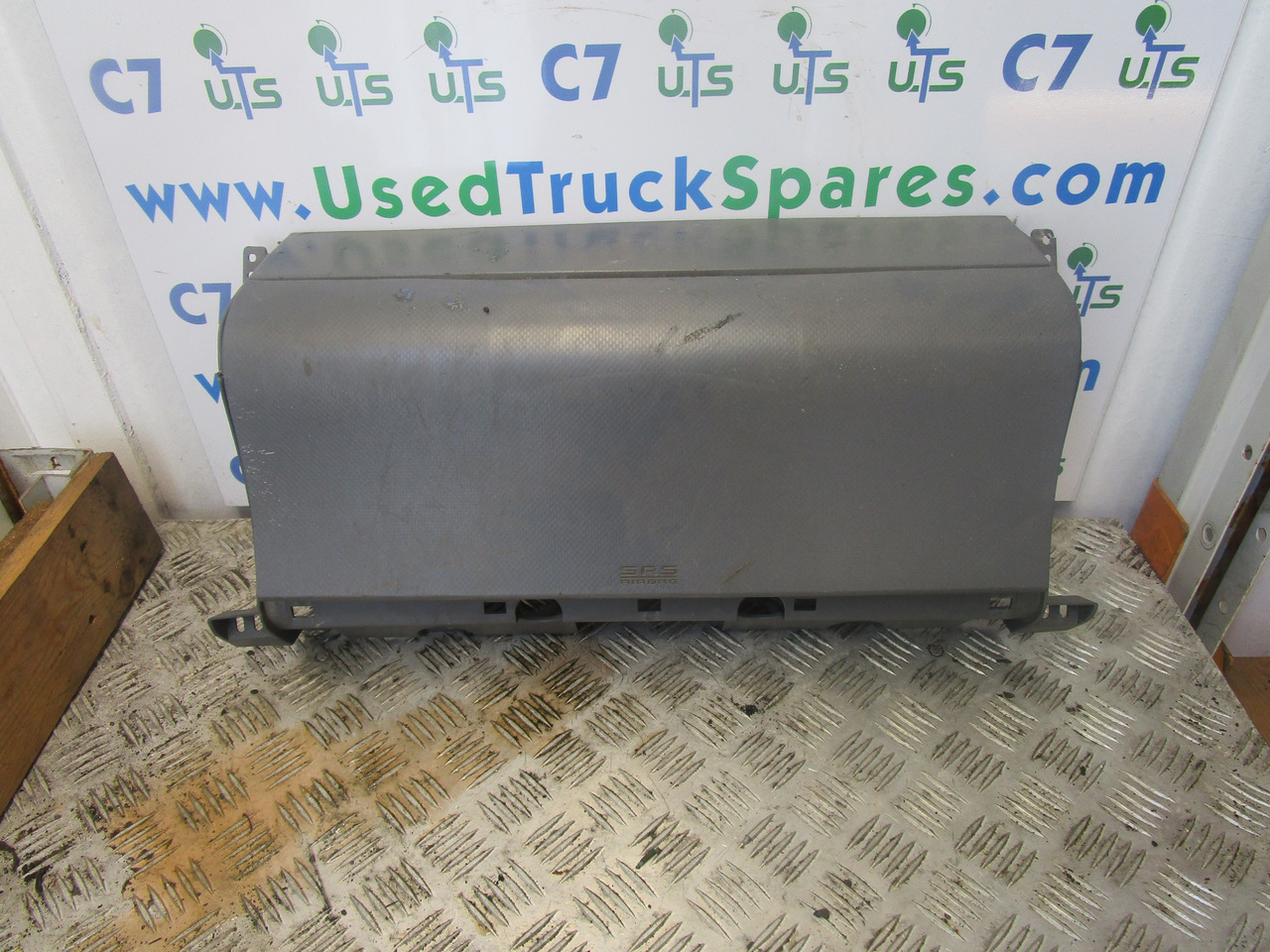 ISUZU N75 4HK1 PASSENGER SIDE AIR BAG COMPLETE - Кабина и интерьер для Грузовиков: фото 1 ISUZU N75 4HK1 PASSENGER SIDE AIR BAG COMPLETE - Кабина и интерьер для Грузовиков: фото 1