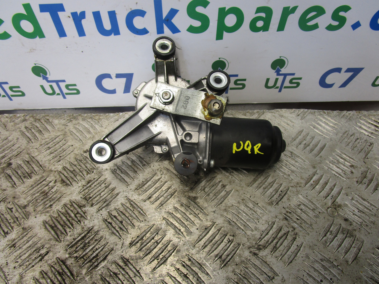 ISUZU NQR WIPER MOTOR P/NO 897361-3741 - Кабина и интерьер для Грузовиков: фото 1 ISUZU NQR WIPER MOTOR P/NO 897361-3741 - Кабина и интерьер для Грузовиков: фото 1