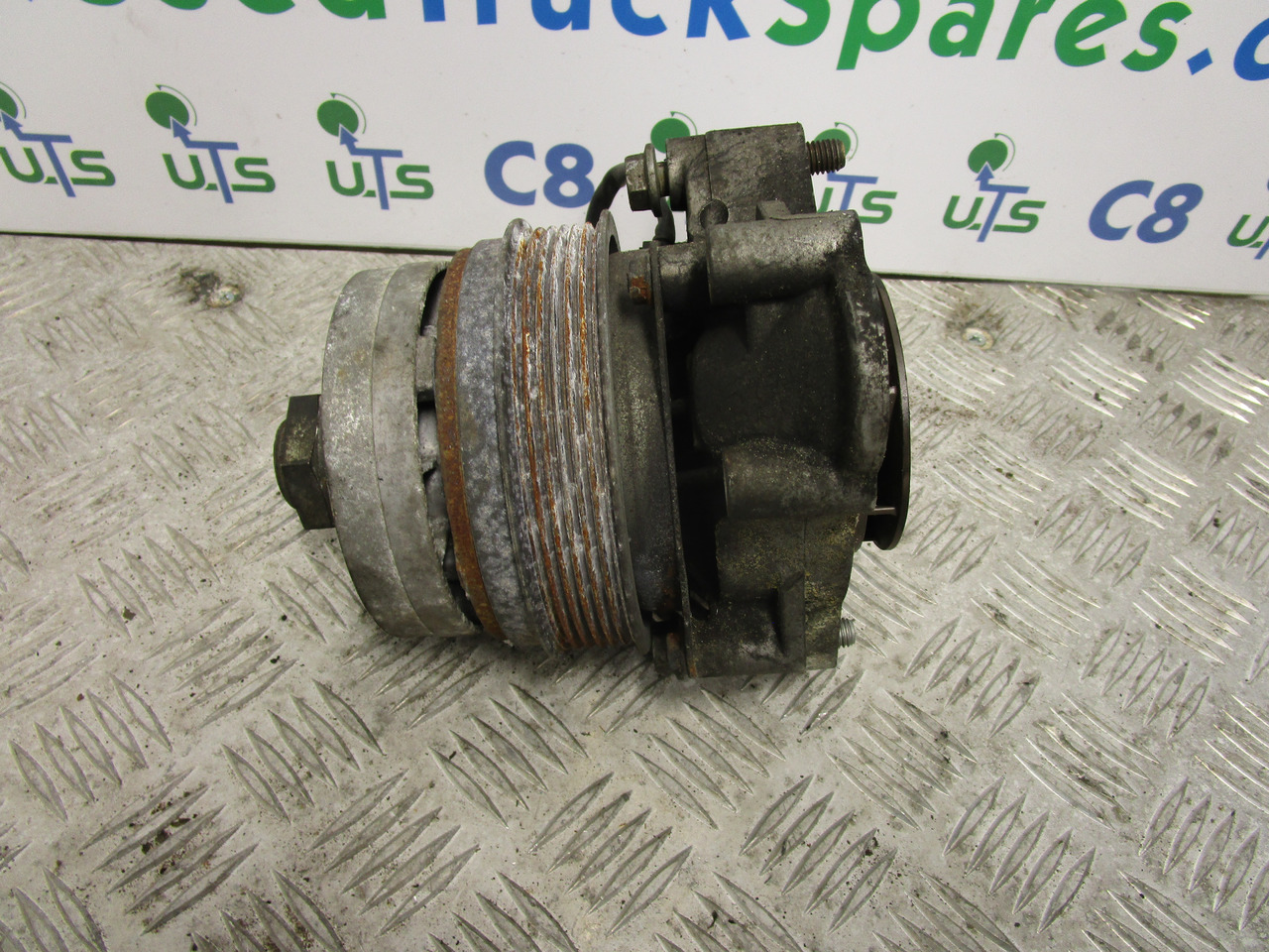 IVECO DAILY 3.0 WATER PUMP & VISCUSS COUPLING - Двигатель и запчасти для Грузовиков: фото 1 IVECO DAILY 3.0 WATER PUMP & VISCUSS COUPLING - Двигатель и запчасти для Грузовиков: фото 1