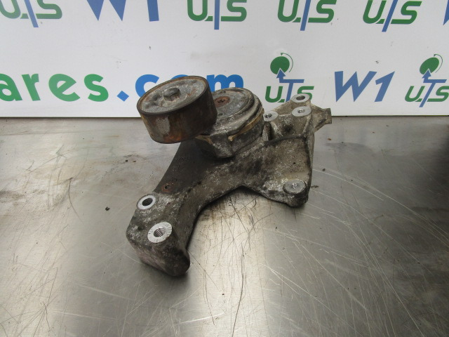 MAN TGL DO834 LFL54 FAN BELT TENSIONER AND BRACKET - Двигатель и запчасти для Грузовиков: фото 1