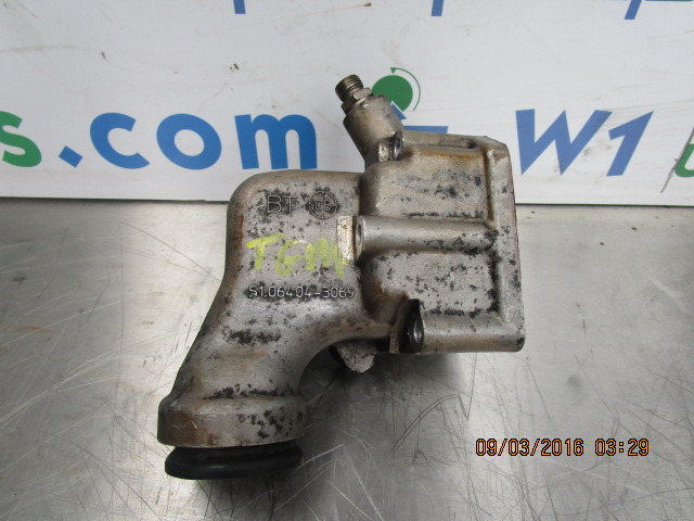 MAN TGM DO836 LFL53 THERMOSTAT HOUSING P/NO 51064043069 - Двигатель и запчасти для Грузовиков: фото 1 MAN TGM DO836 LFL53 THERMOSTAT HOUSING P/NO 51064043069 - Двигатель и запчасти для Грузовиков: фото 1