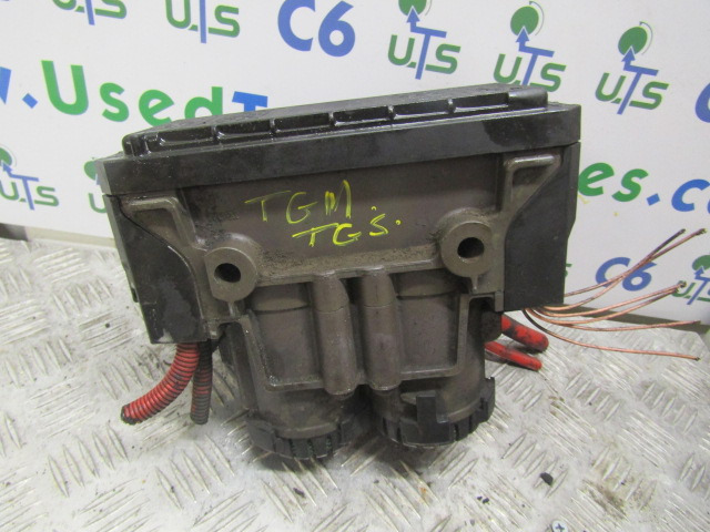 MAN TGS/TGX EBS MODULATOR P/NO 81.52106.6042 / K020024N00 - Детали тормозной системы для Грузовиков: фото 1