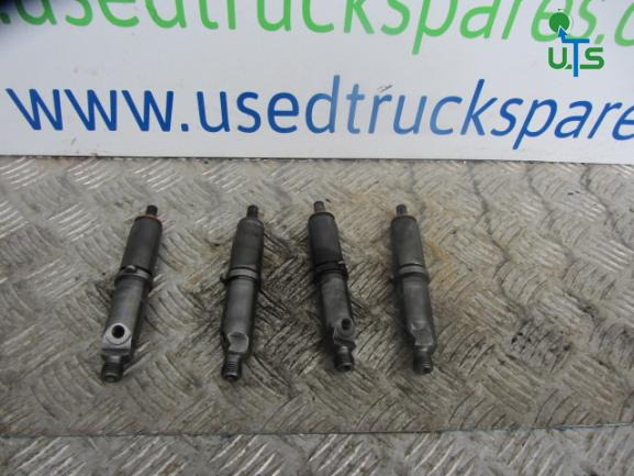 MERCEDES 609 / 709 / 811 T2 INJECTORS BOSCH SET 4X - Топливная система для Грузовиков: фото 1