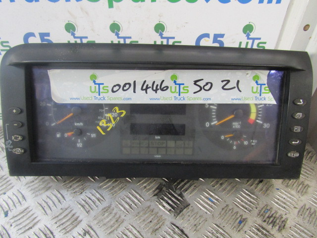 MERCEDES ATEGO 1823 CLOCK CLUSTER P/NO A001 446 5021 - Электрическая система для Грузовиков: фото 1