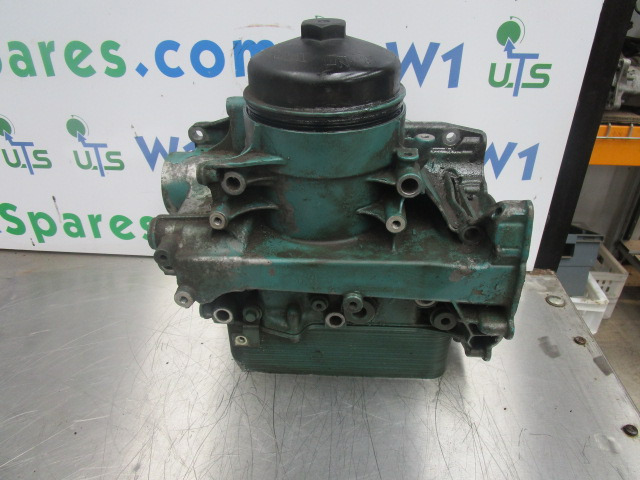VOLVO FE 240/280 D7E OIL FILTER HOUSING / OIL COOLER - Двигатель и запчасти для Грузовиков: фото 1 VOLVO FE 240/280 D7E OIL FILTER HOUSING / OIL COOLER - Двигатель и запчасти для Грузовиков: фото 1