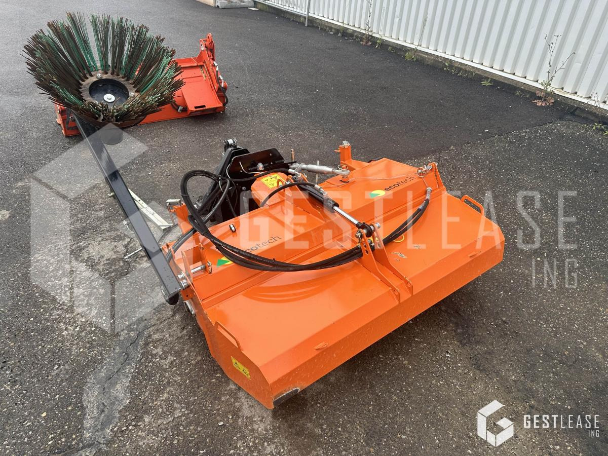 KUBOTA Balayeuse pour tracteur SGK130 - Щетка для Сельскохозяйственной техники: фото 1 KUBOTA Balayeuse pour tracteur SGK130 - Щетка для Сельскохозяйственной техники: фото 1