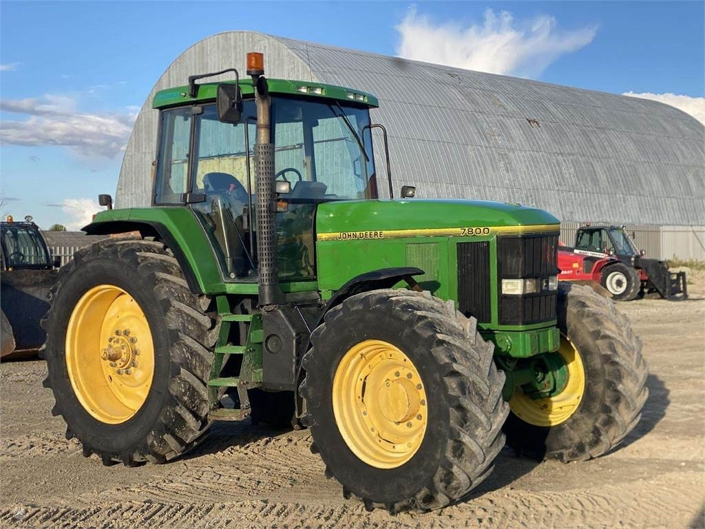 Трактор John Deere 7800: фото 1 Трактор John Deere 7800: фото 1