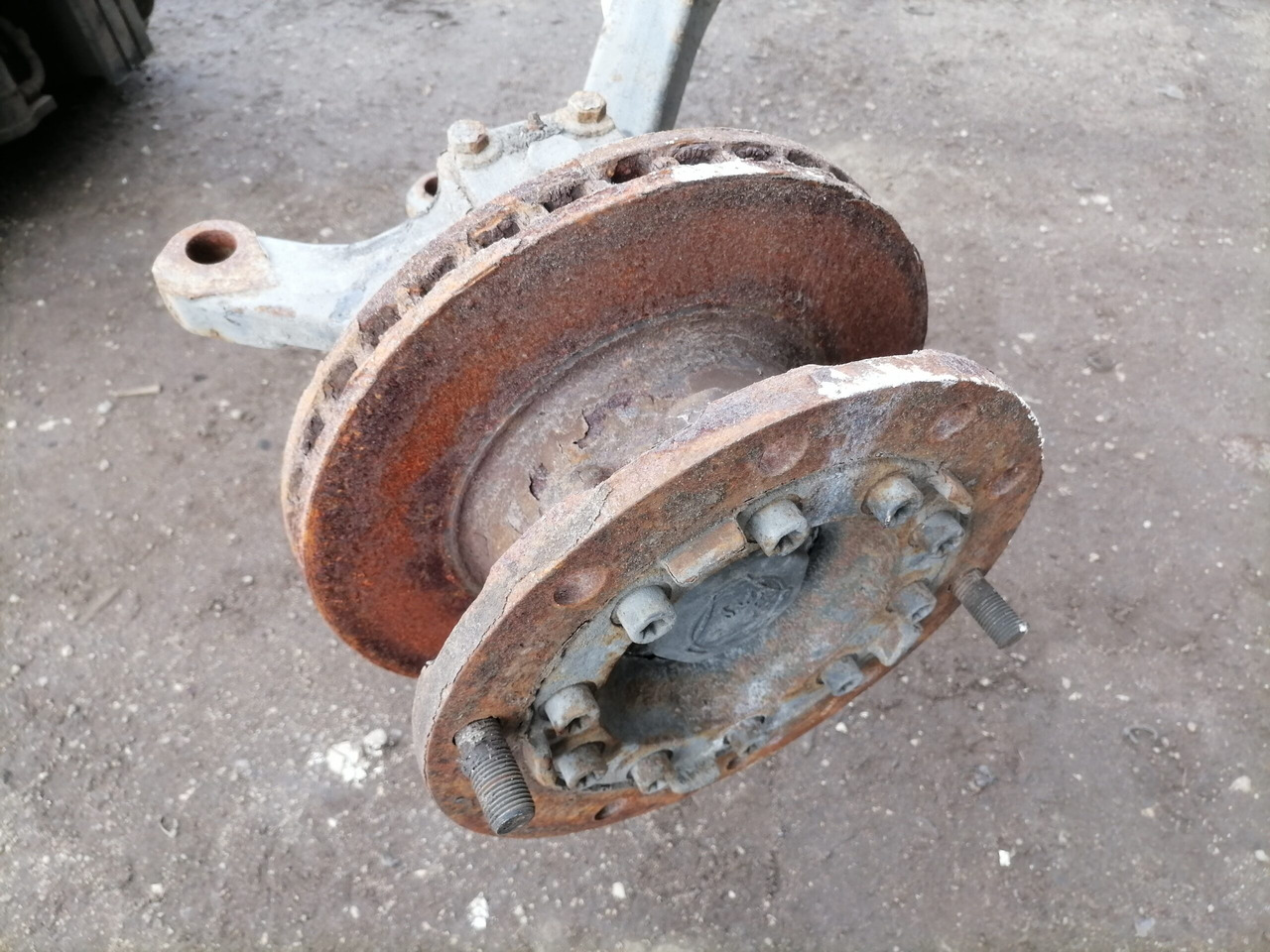 Scania Axel housing 1394399 - Передняя ось для Грузовиков: фото 4 Scania Axel housing 1394399 - Передняя ось для Грузовиков: фото 4