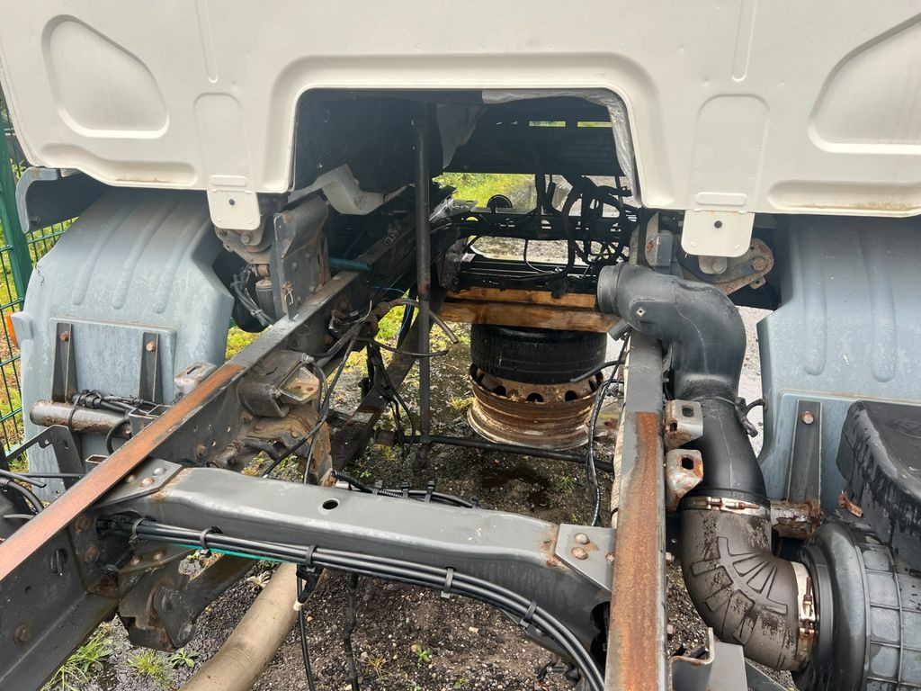 DAF LF 45.220 12 to. for PARTS no engine no gearbox! - Тентованный грузовик: фото 3 DAF LF 45.220 12 to. for PARTS no engine no gearbox! - Тентованный грузовик: фото 3