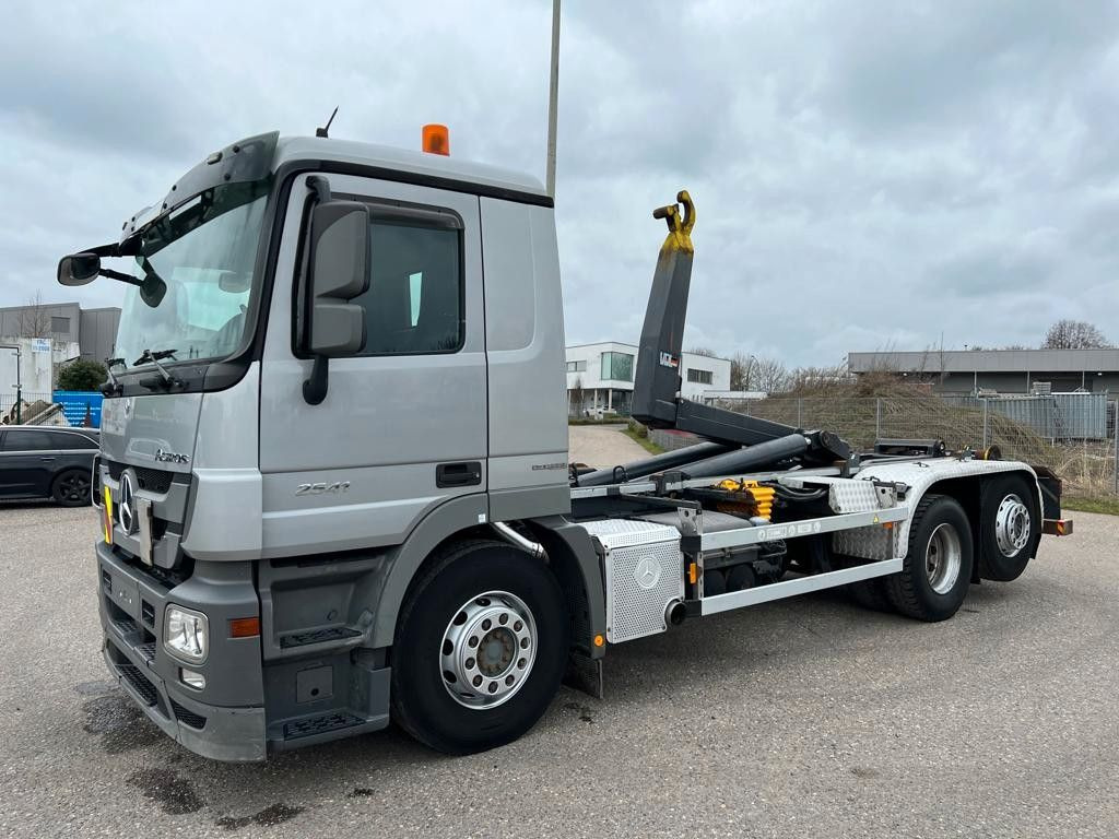 Mercedes-Benz 2541 6X2 Retarder VDL Abroller - Крюковой мультилифт: фото 1 Mercedes-Benz 2541 6X2 Retarder VDL Abroller - Крюковой мультилифт: фото 1