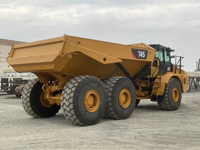 CAT 745 - Сочленённый самосвал: фото 3 CAT 745 - Сочленённый самосвал: фото 3