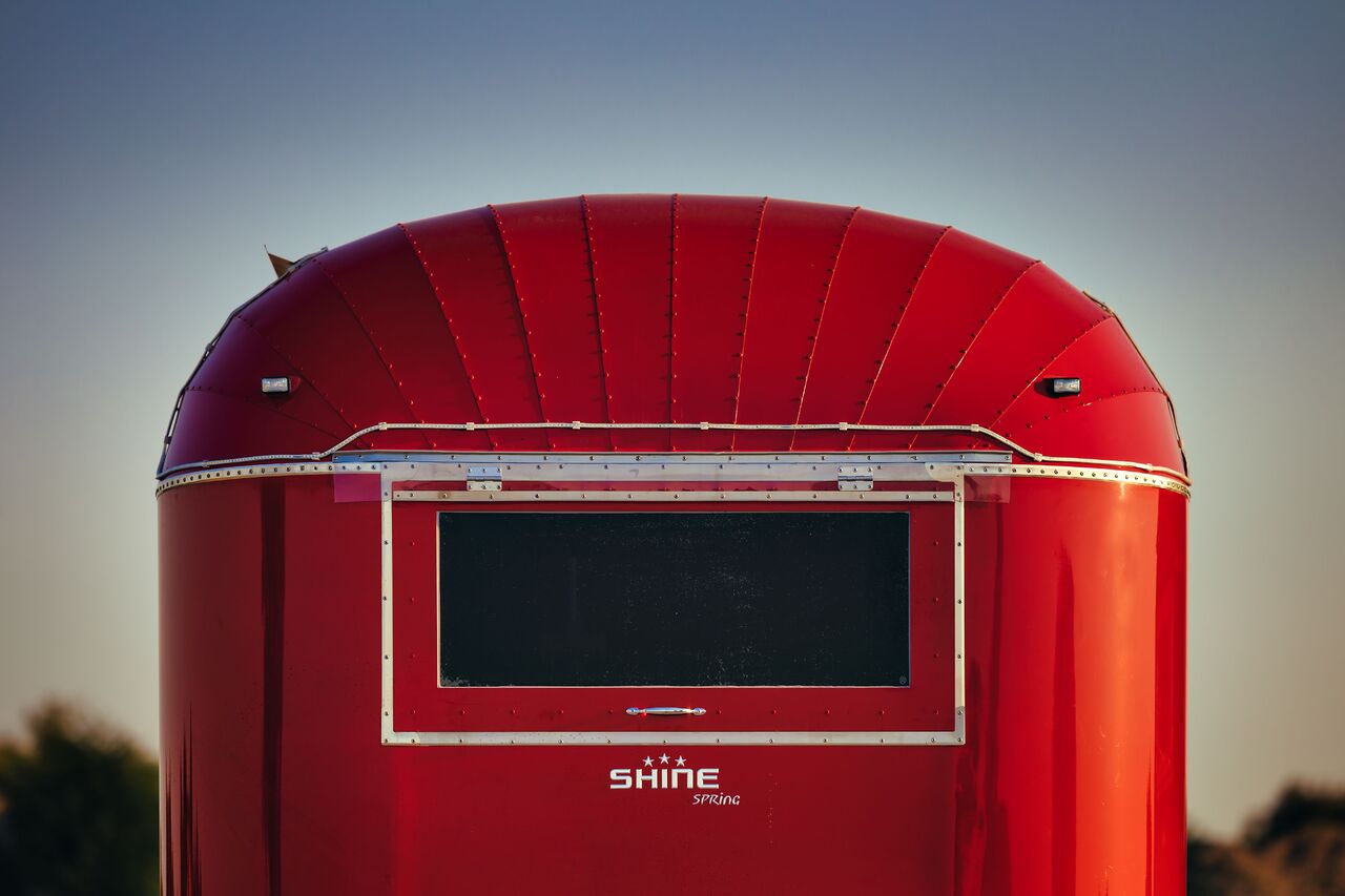 SHINE Spring RED - Торговый прицеп: фото 1