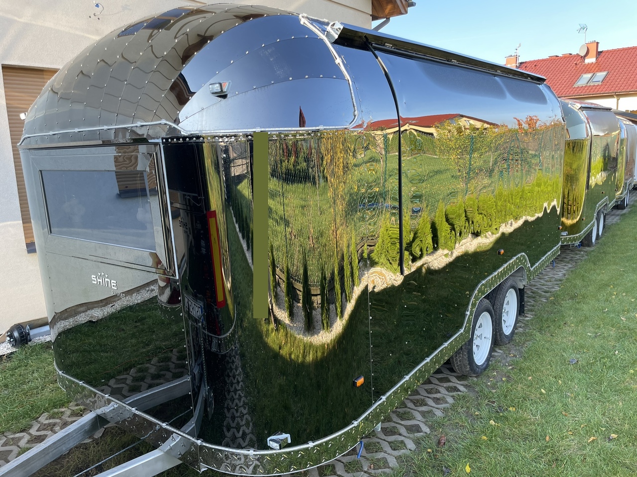 SHINE Summer S BLACK - Торговый прицеп: фото 1 SHINE Summer S BLACK - Торговый прицеп: фото 1