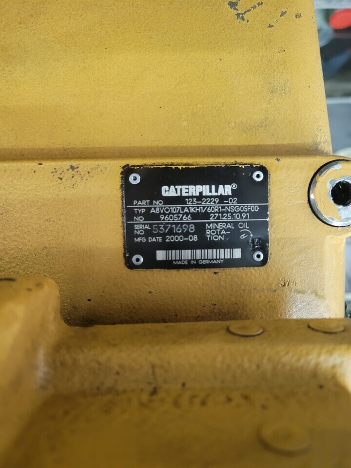 CATERPILLAR A8VO107LA1KH1/60R1-NSG05F00-9605766 - Гидравлический насос для Строительной техники: фото 1 CATERPILLAR A8VO107LA1KH1/60R1-NSG05F00-9605766 - Гидравлический насос для Строительной техники: фото 1