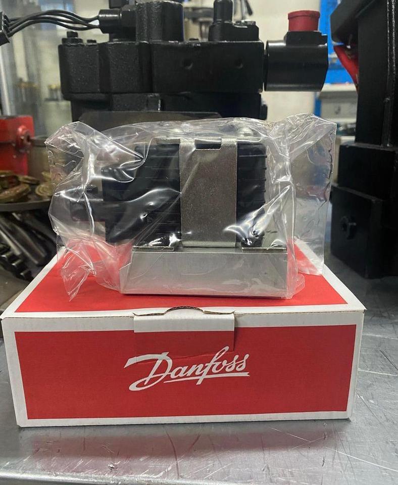 DANFOSS / SAUER PRESSURE CONTROL VALVE MCV116A3204 - Гидравлический клапан для Строительной техники: фото 1