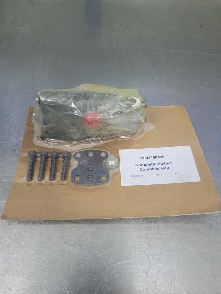 REXROTH R902450439 Bosch Rexroth Pump Control DFR - Гидравлический клапан для Строительной техники: фото 1 REXROTH R902450439 Bosch Rexroth Pump Control DFR - Гидравлический клапан для Строительной техники: фото 1