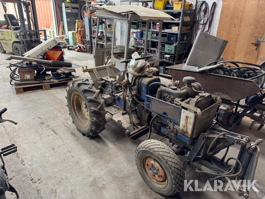 Kompakttraktor Mitsubishi - Komplet med kost - Трактор: фото 1 Kompakttraktor Mitsubishi - Komplet med kost - Трактор: фото 1